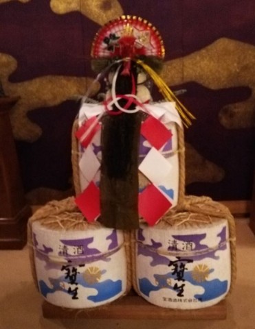 ロビーにはお正月らしく鏡餅と酒樽が。